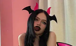 Dark_Diva live in VR
