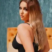 LorraineTease live in VR