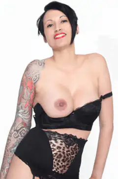 Tia Saint
