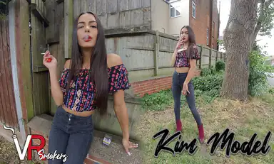 Kim Model Dark Jeans