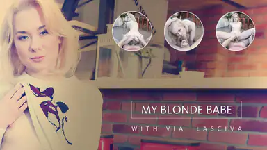 Naked blondie satisfies desires